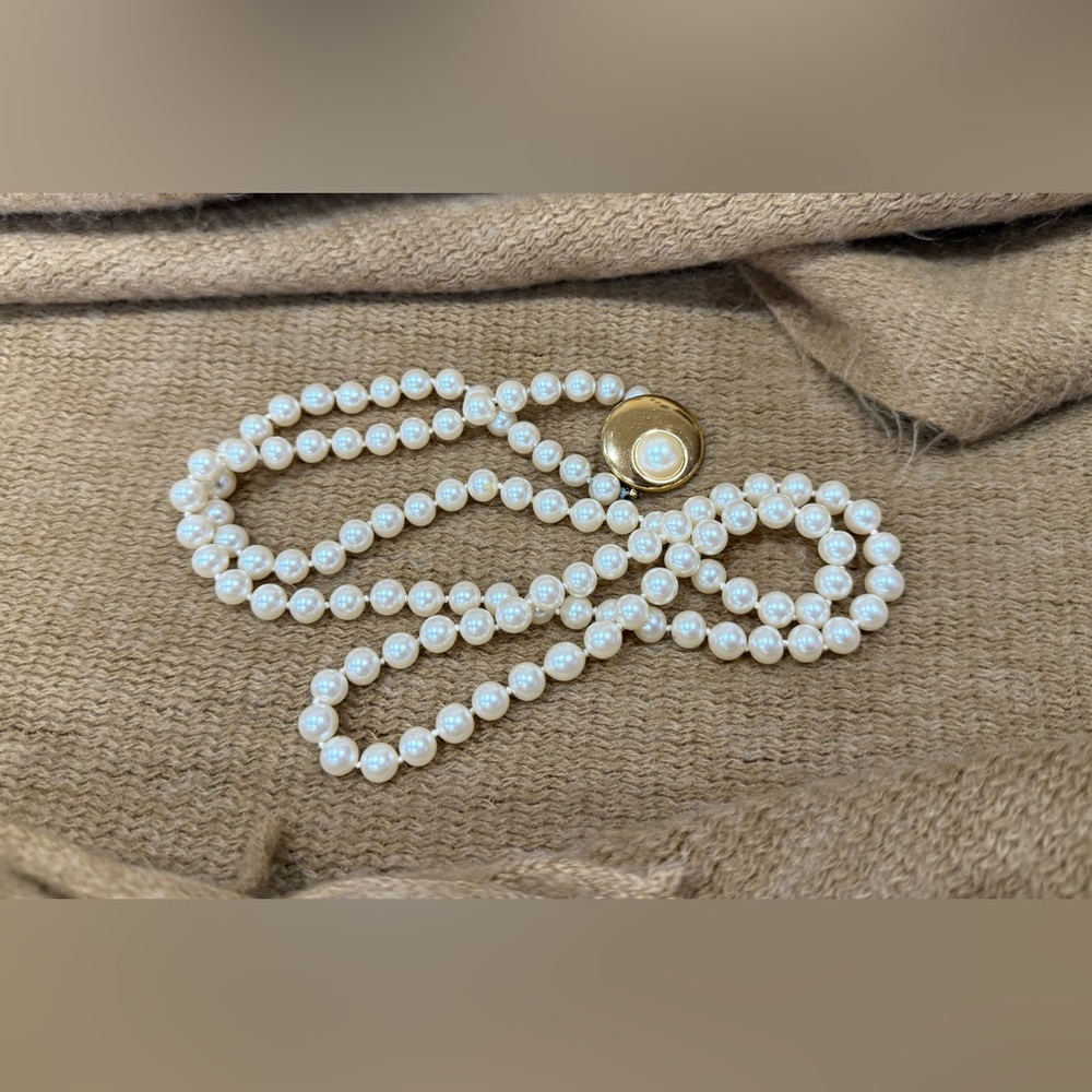 Vintage Faux Pearl Lariat Necklace – classic Bridal Chanel-Style Pearls